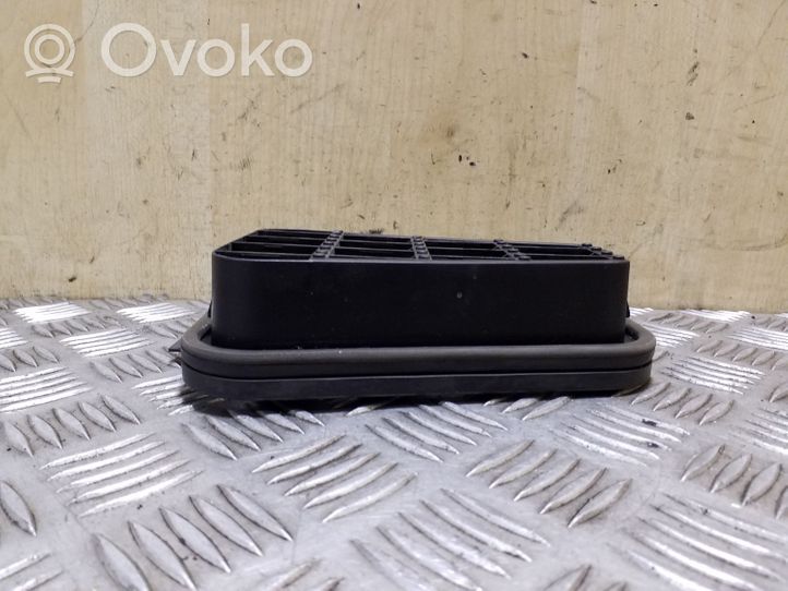 Seat Exeo (3R) Ventiliacinės grotelės 8E0819181