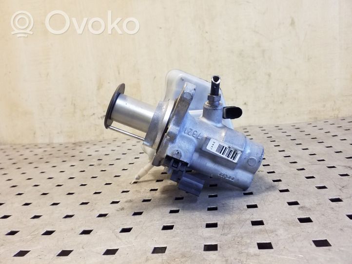 Volkswagen Touareg II Master brake cylinder 32667767