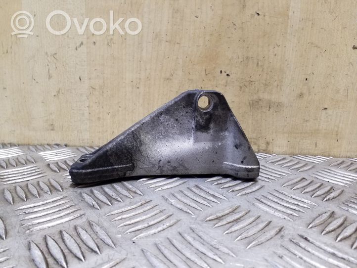 BMW X3 E83 Supporto della pompa del carburante 13517804376