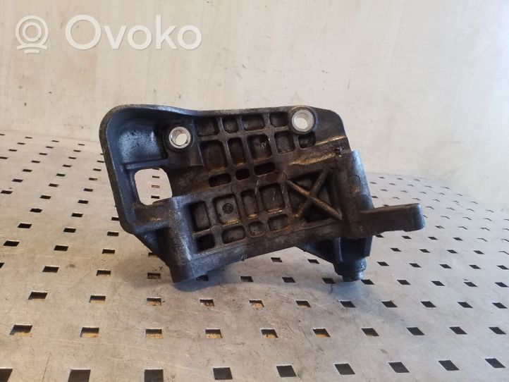 Audi A6 C7 Ģeneratora stiprinājums 059903143AJ