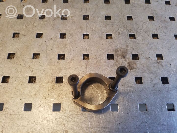 Subaru Outback Support de pince d'injecteur de carburant 