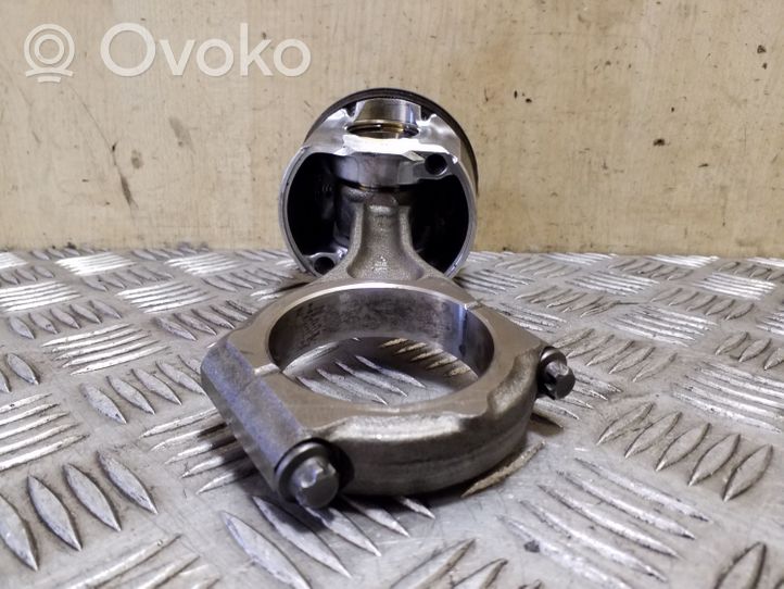 Subaru Outback Piston avec bielle B5EEEE