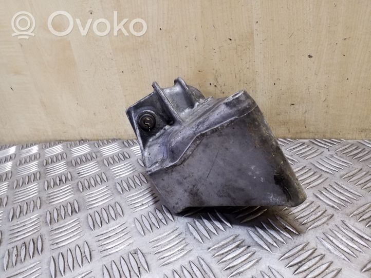 Volkswagen Transporter - Caravelle T4 Power steering pump mounting bracket 074145167