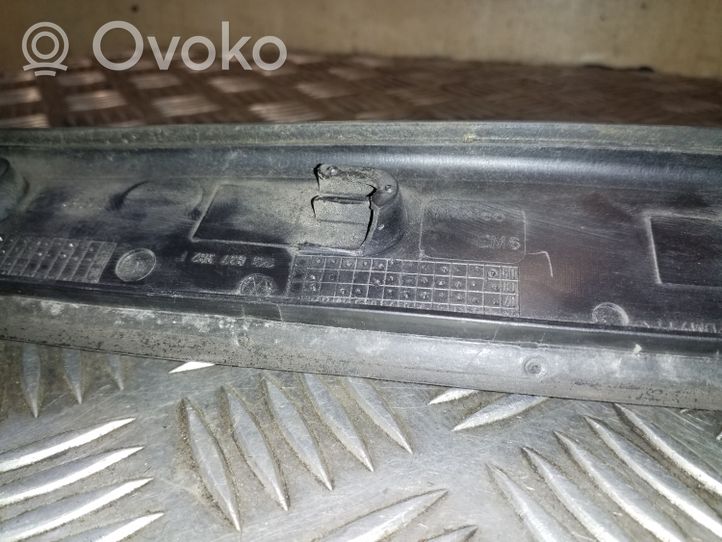 Volkswagen Golf VI Altro elemento di rivestimento della portiera anteriore 1K5837382F