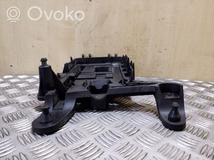 Volkswagen Tiguan Boîte de batterie 1K0915333H