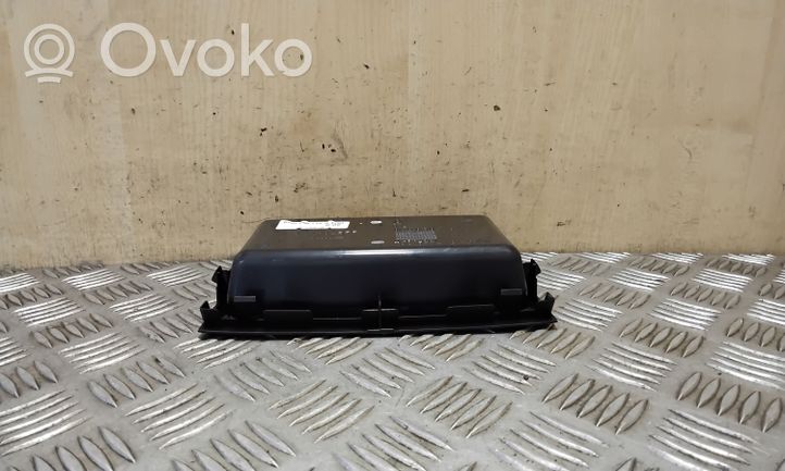 Volkswagen Polo IV 9N3 Daiktadėžė centrinės konsolės 6Q0858719A