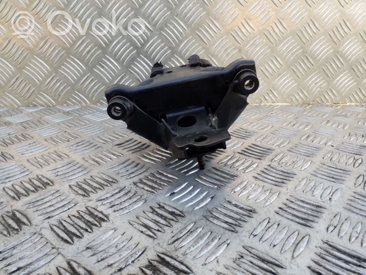 Volkswagen Polo IV 9N3 Supporto della scatola del cambio 6Q0199555