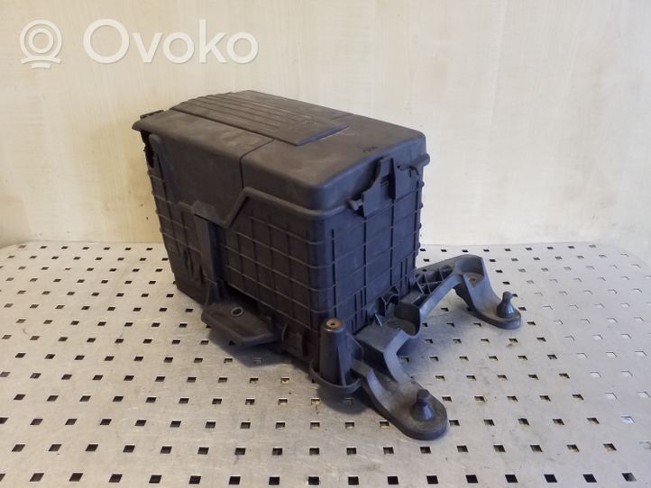 Volkswagen PASSAT CC Battery box tray 1K0915333