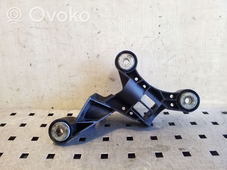 Volkswagen Tiguan Supporto del cavo della leva del cambio 5N0711789B