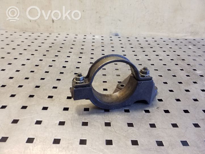 Ford Focus Staffa del cuscinetto di supporto dell’albero di trasmissione BV613K305TA