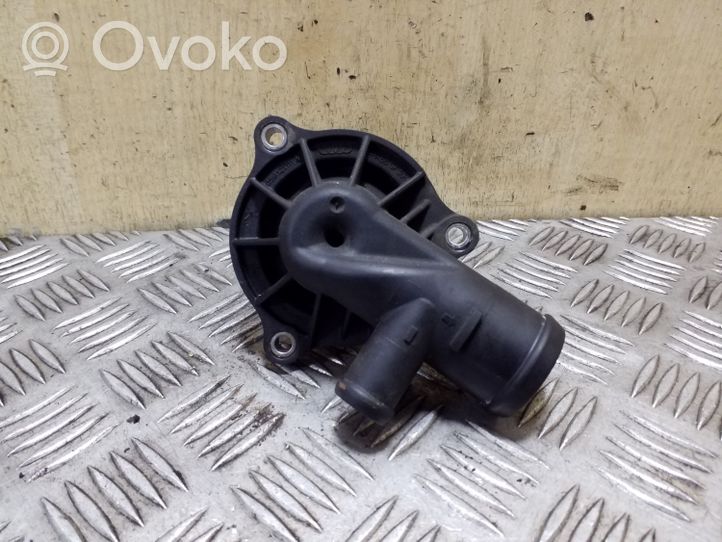 Audi A5 8T 8F Boîtier de thermostat / thermostat 059121111N