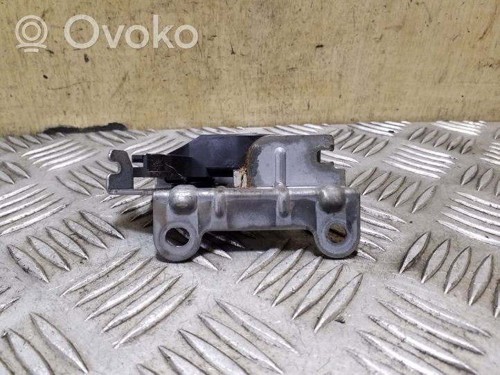 Subaru Outback Maniglia di rilascio del tappo carburante 