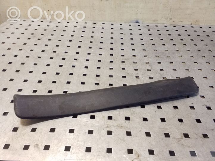 Toyota Corolla E120 E130 Takaoven kynnyksen suojalista 6791502020