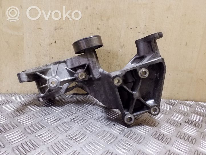 KIA Sorento Soporte del alternador 