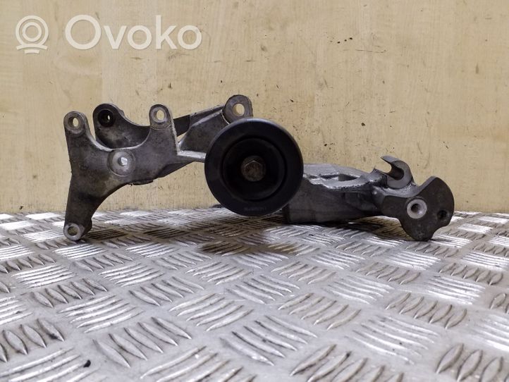 KIA Sorento Soporte del alternador 