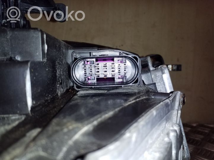 Audi A4 S4 B8 8K Lampa przednia 8K0941029BA