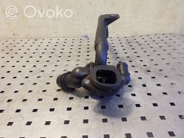 Audi A4 S4 B8 8K Termostaatin kotelo 03L121111AD