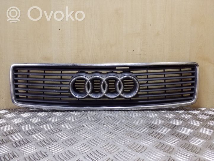 Audi 100 S4 C4 Grotelės viršutinės 4A0853651