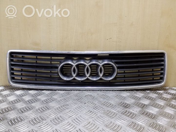 Audi 100 S4 C4 Grotelės viršutinės 4A0853651