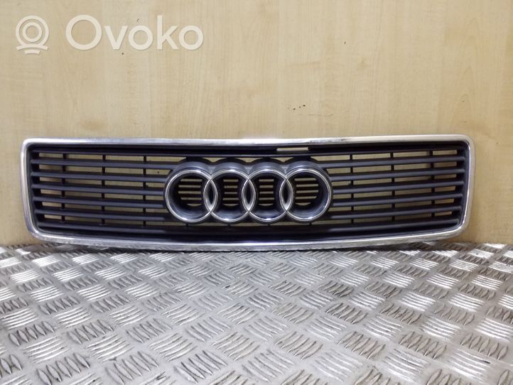 Audi 100 S4 C4 Grotelės viršutinės 4A0853651