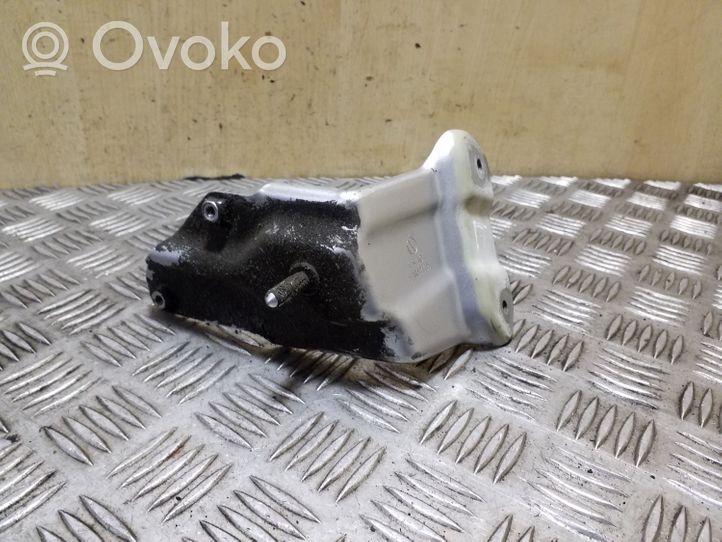 Volkswagen Golf Plus Supporto di montaggio del parafango 5M0821135