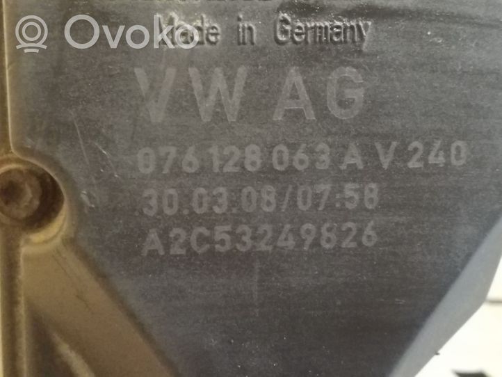 Volkswagen Crafter Zawór przepustnicy 076128063A