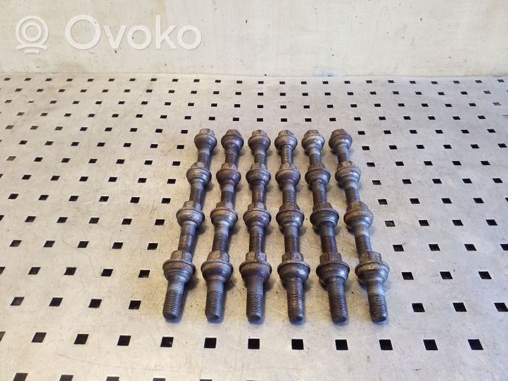 Volkswagen Crafter Nuts/bolts 