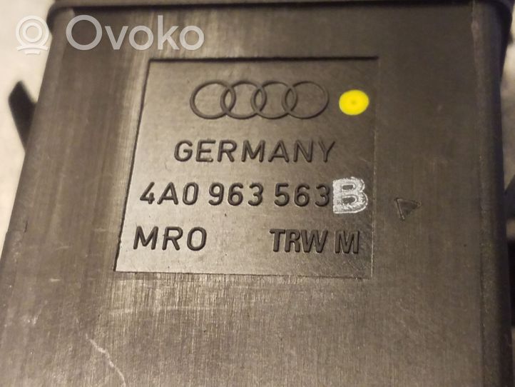 Audi A6 S6 C4 4A Sėdynių šildymo jungtukas 4A0963563B