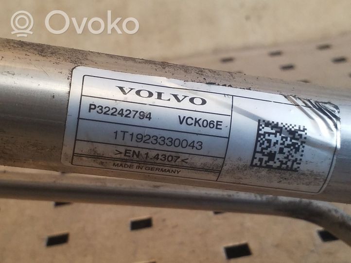 Volvo XC90 Tubo e bocchettone per riempimento serbatoio del carburante 32242794