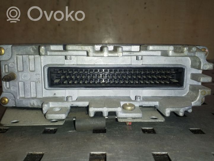 Audi 80 90 S2 B4 Variklio valdymo blokas 028906021D