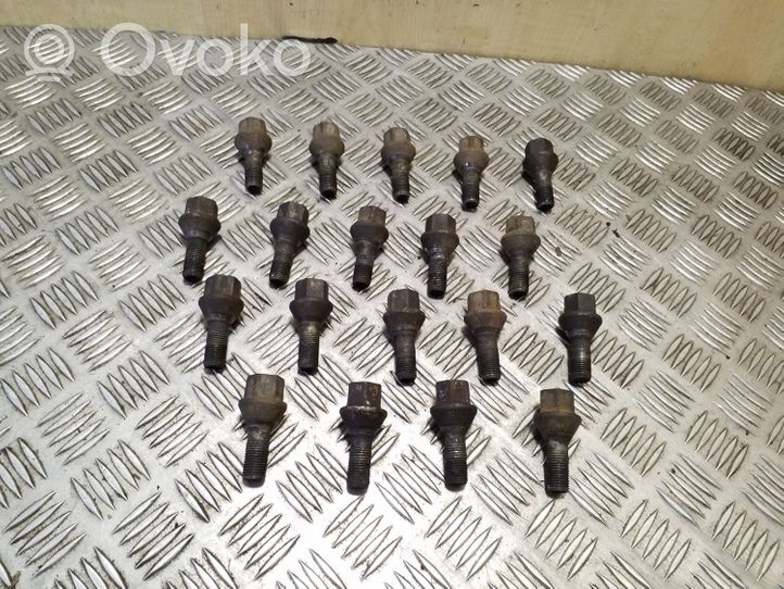 KIA Sorento Nuts/bolts 