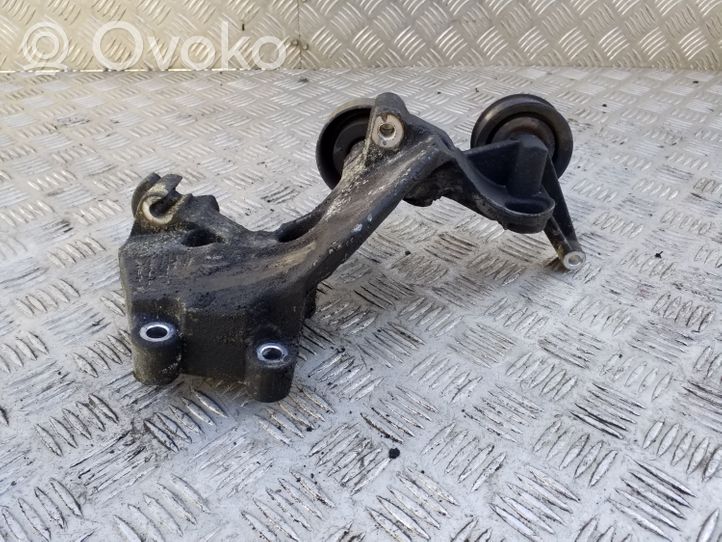 Hyundai ix35 Supporto del generatore/alternatore 