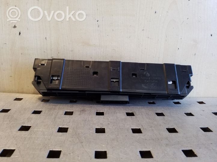 Volkswagen PASSAT B8 Hazard light switch 3G2853769A