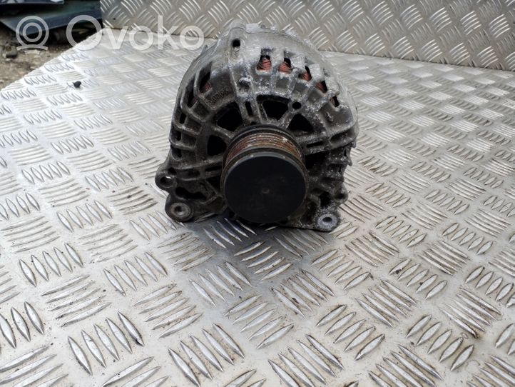 Volkswagen PASSAT CC Generatore/alternatore 03L903023B