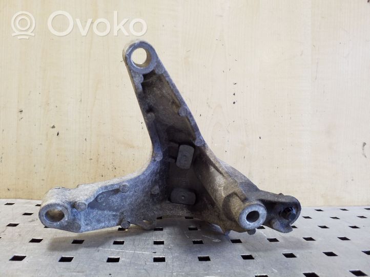 Dacia Sandero Gearbox mounting bracket 112531988F