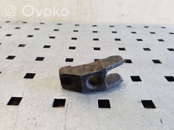 Audi 80 90 S2 B4 Fuel Injector clamp holder 