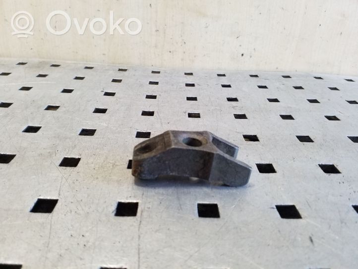 Audi 80 90 S2 B4 Fuel Injector clamp holder 