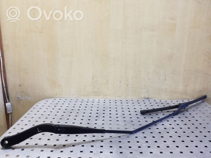 Renault Trafic III (X82) Front wiper blade arm 93867988