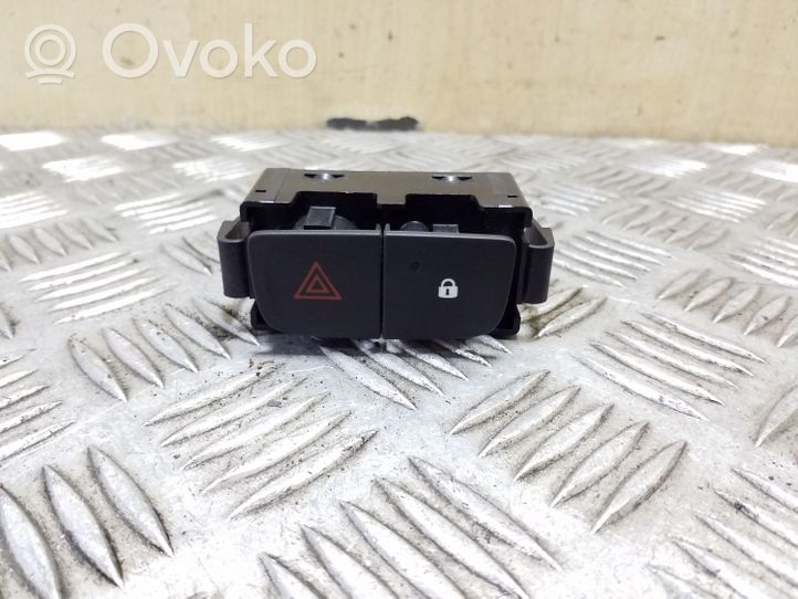 Renault Trafic III (X82) Hazard light switch E3160101