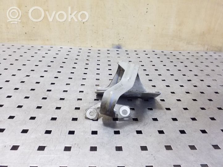 Ford Mondeo MK V Supporto di montaggio del parafango DG93F16A091AA