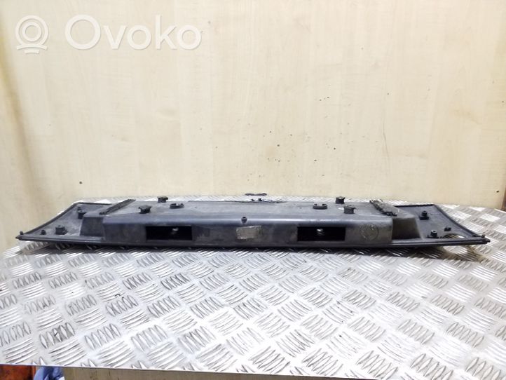 Audi A6 S6 C4 4A Takaluukun rekisterikilven valon palkki 4A5853465D