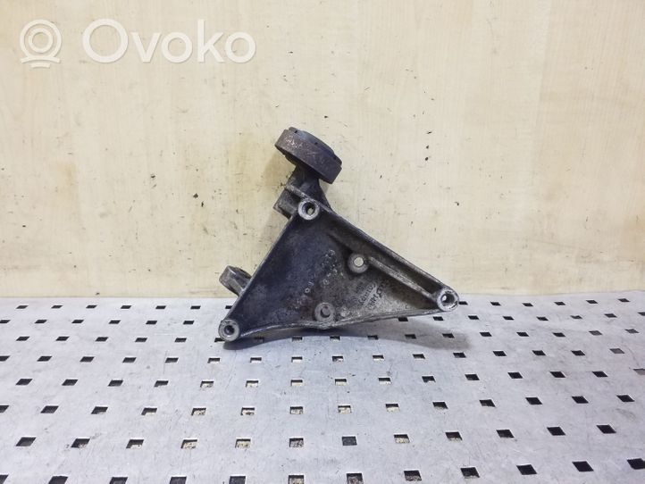 Audi A6 S6 C5 4B Staffa di montaggio del compressore dell’A/C 059260885