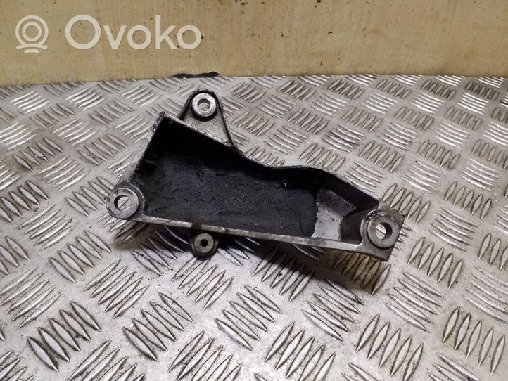 Audi A6 S6 C5 4B Supporto di montaggio scatola del cambio 8D0399114T