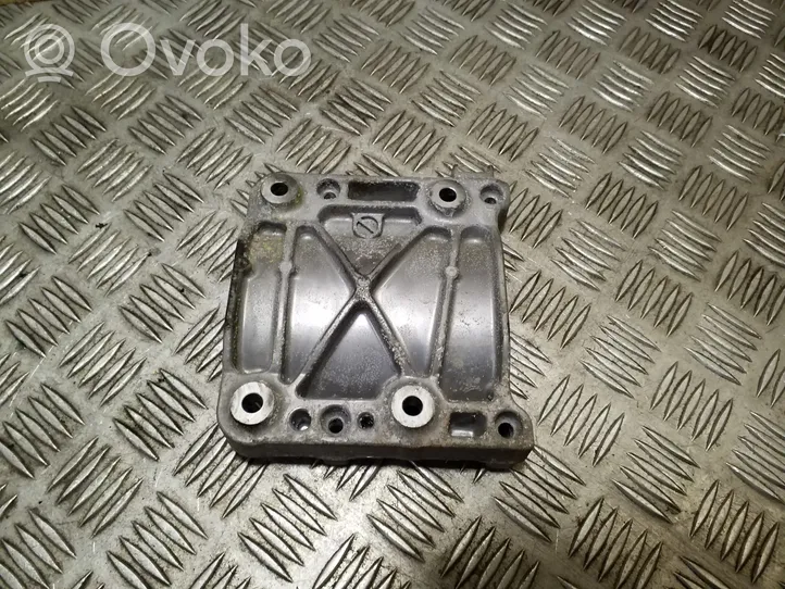 Honda CR-V A/C-kompressorin kannatin 