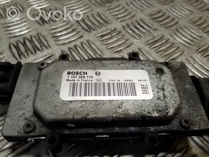 Volvo V40 Jäähdytyspuhaltimen rele 1137328713