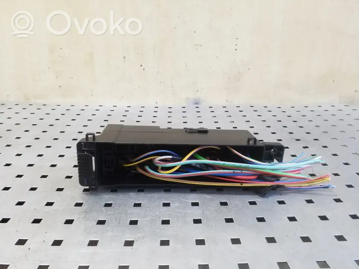 Volvo V40 Module de fusibles AV6T14K131AB