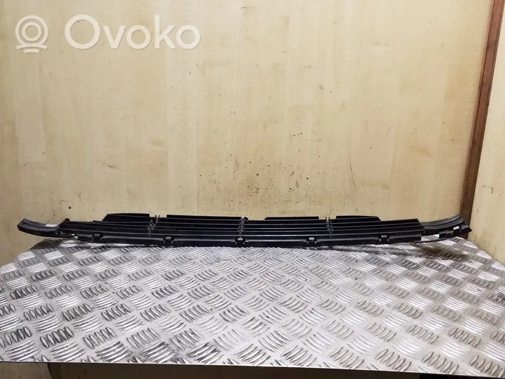 Volvo V40 Etupuskurin alempi jäähdytinsäleikkö 