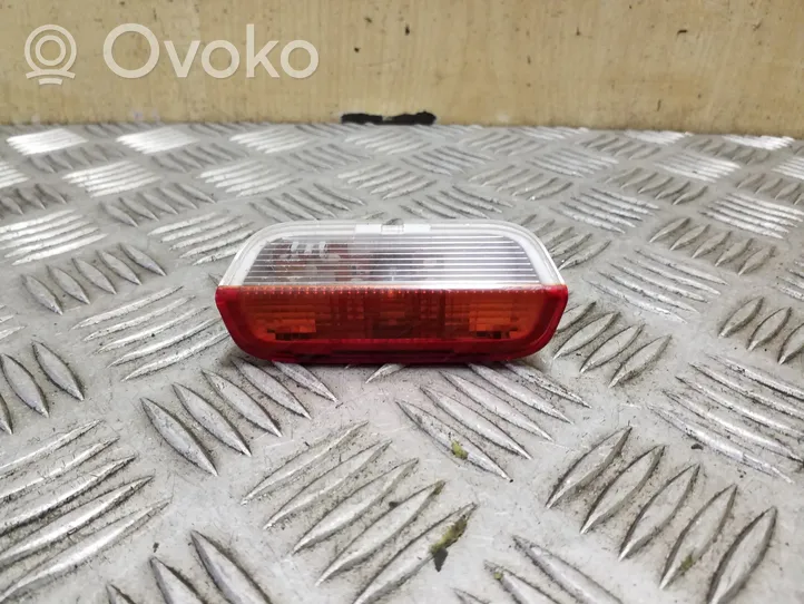 Porsche Cayenne (92A) Luce interna per portiera posteriore 1K0947411C