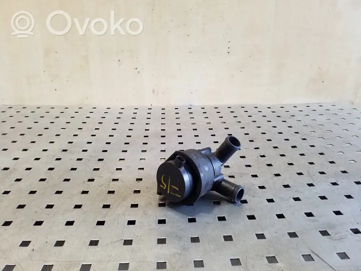 Volvo XC70 Pompe à eau de liquide de refroidissement 1319708