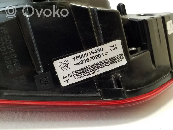 Opel Grandland X Aizmugurējais lukturis pārsegā YP00016480